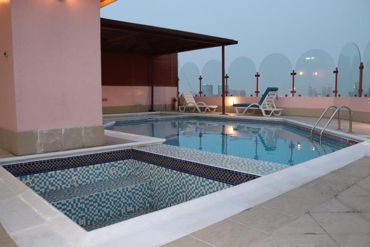 Dolphin Hotel Apartments Dubai Exterior photo